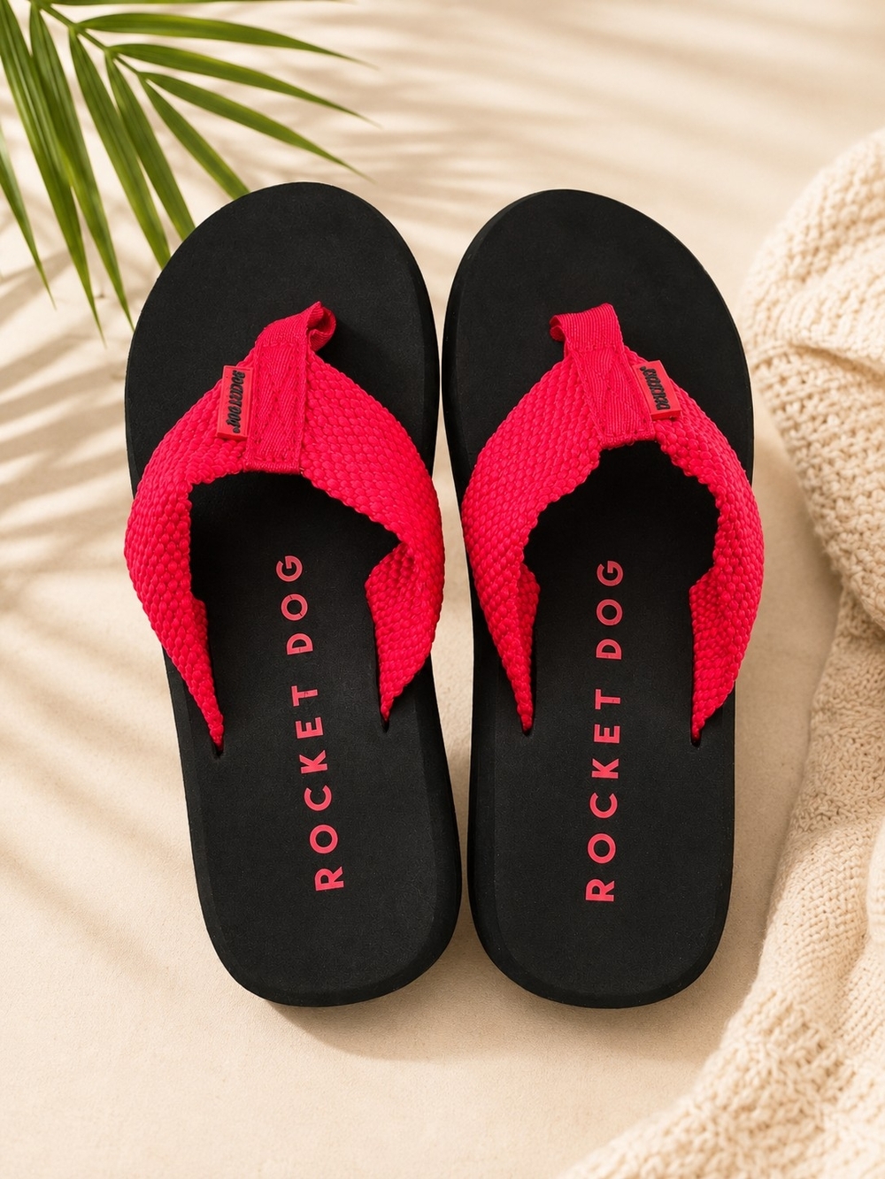 Rocket Dog Sunset Webbing Sandals Size 7 Red Flip Flops NWT - Picture 2 of 4